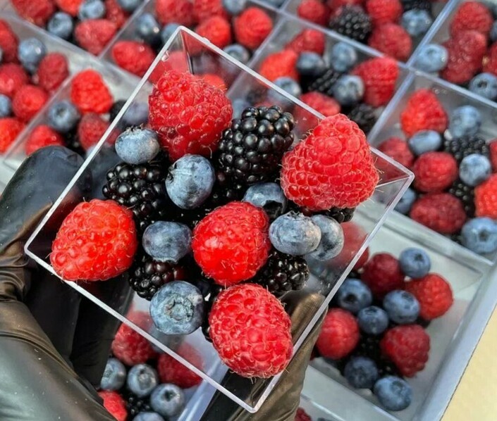 Ягодные и фруктовые стаканчики 