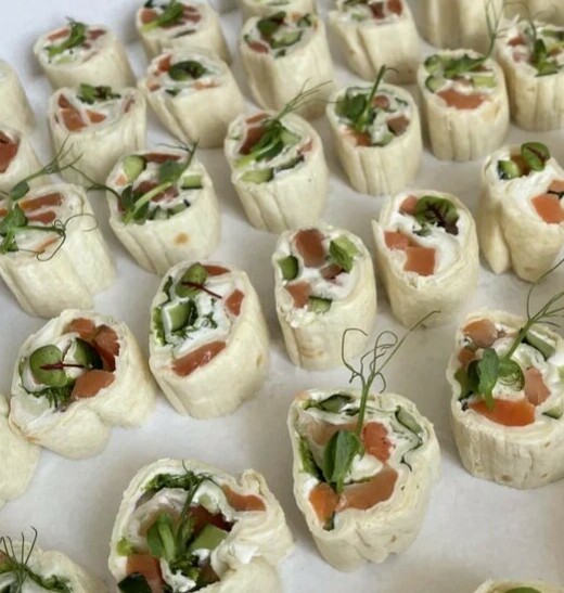 Лососевые рулетики 30 шт. 